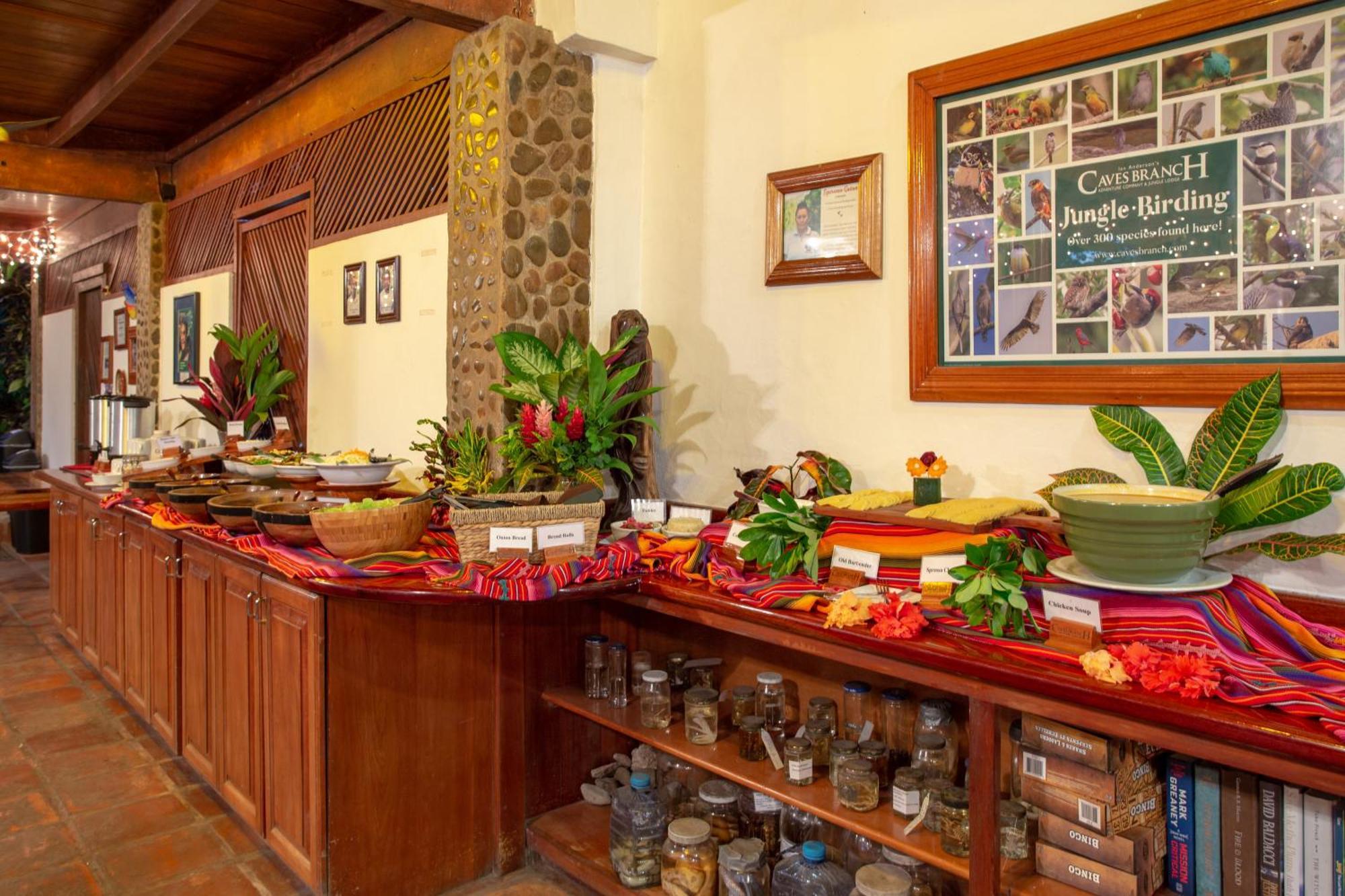 Ian Anderson Caves Branch Jungle Lodge Belmopan Bagian luar foto